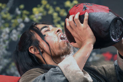 【三亿体育手机版】冯小刚携新片《只有芸知道》亮相广州