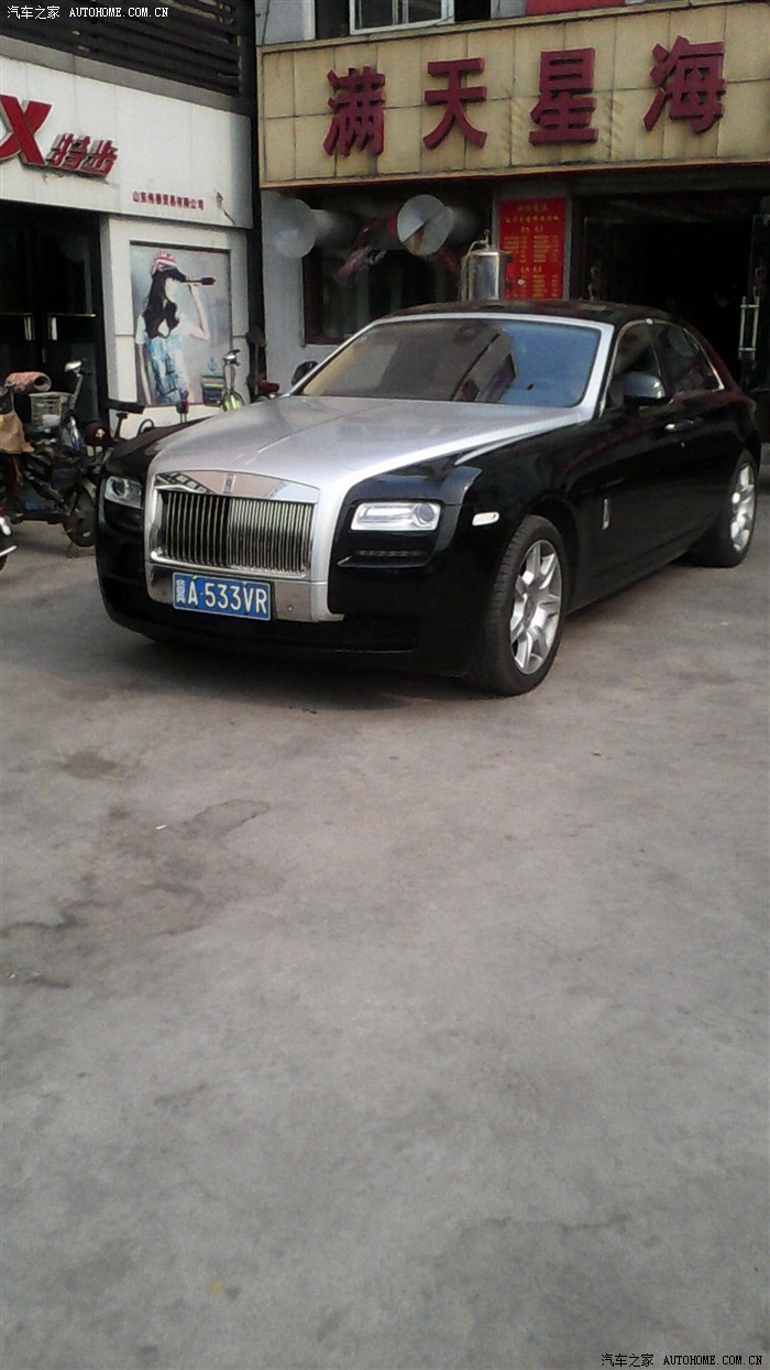 三亿体育：电影《站住！小偷》卧虎藏龙 郑云率众星身兼数职切换自如