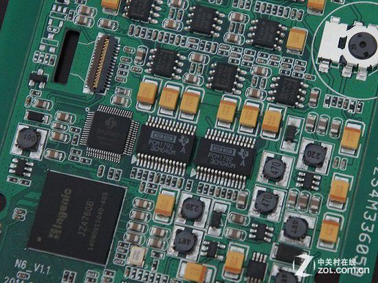 ‘三亿体育’《父子雄兵》首日票房夺冠！父子情喜剧笑点泪点齐飞