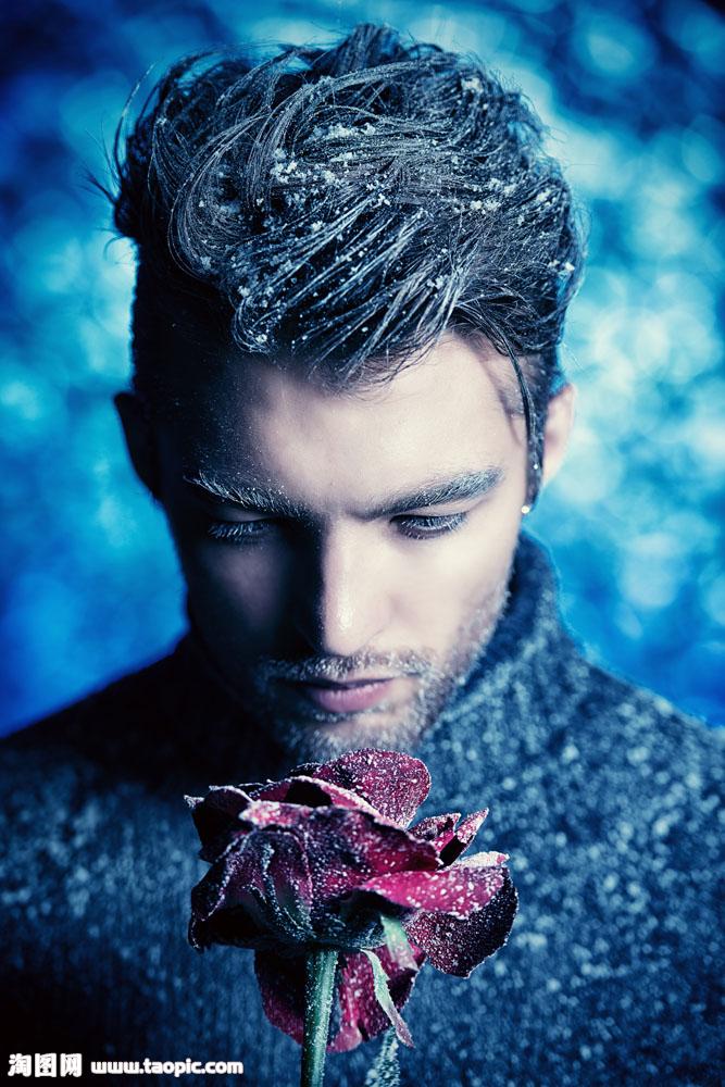 ‘三亿体育’站在新零售风口，这款广告牌要引爆广告展示新时代！