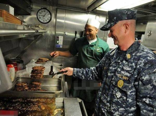 三亿体育-《老闺蜜》欢乐姐妹淘版剧照曝光 五大顶级国宝戏骨变身“老少女”